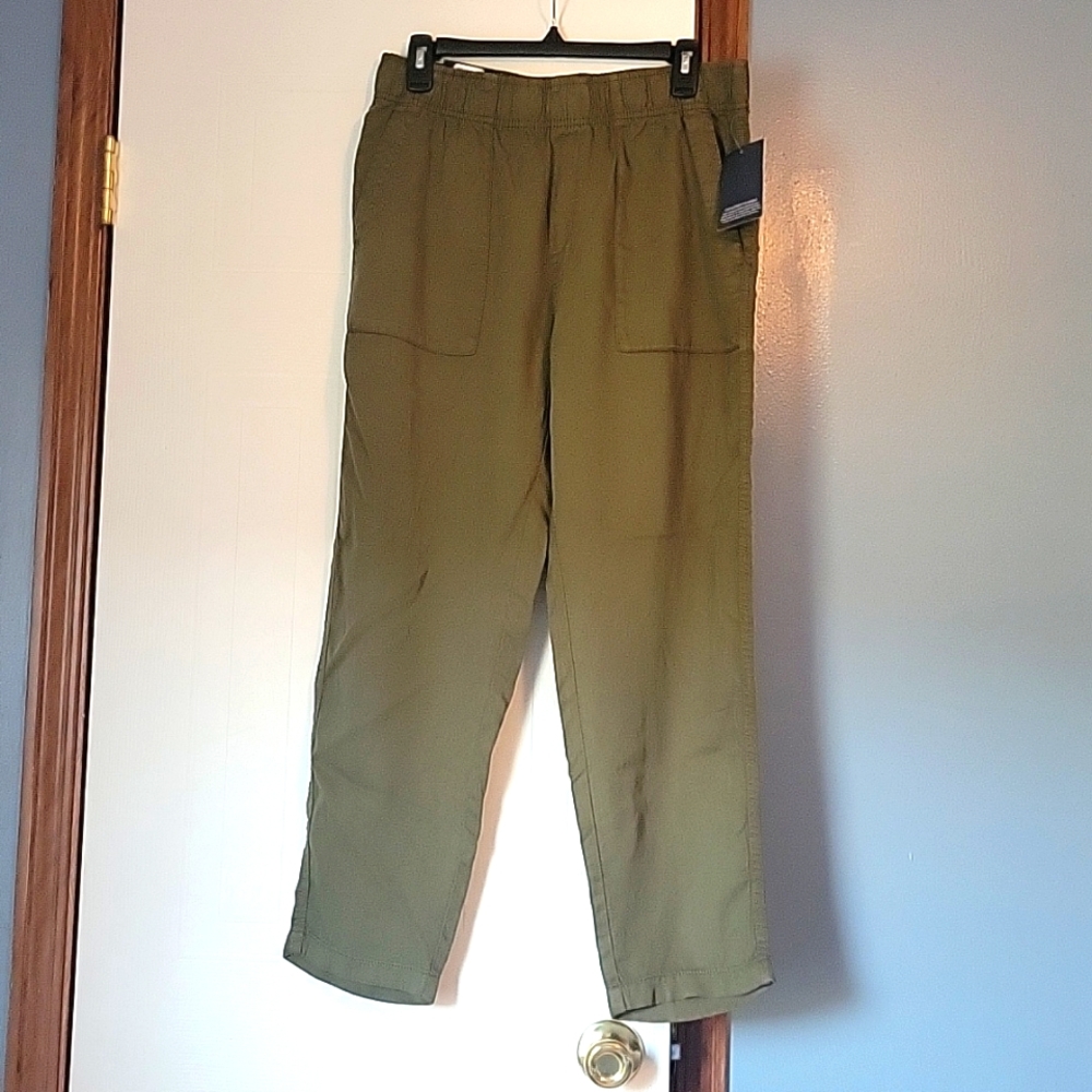 🆕️ 🎈GAP Woman's Tencel Pull on Pant Color: Olive Size Medium